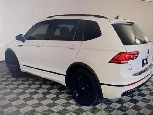 2022 Volkswagen Tiguan 2.0T SE R-Line Black 4MOTION