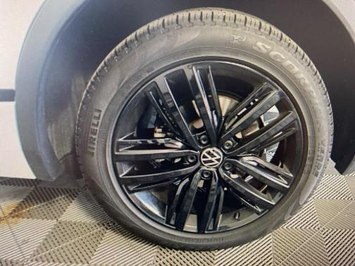2022 Volkswagen Tiguan 2.0T SE R-Line Black 4MOTION