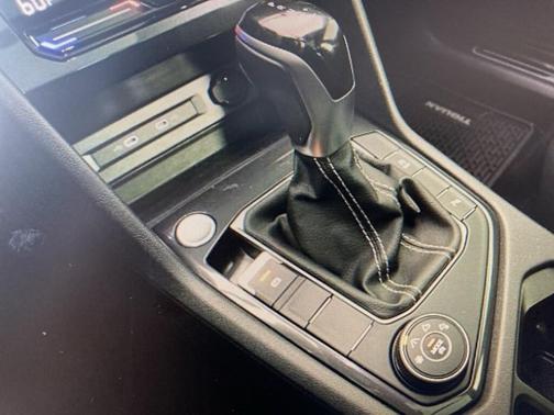 2022 Volkswagen Tiguan 2.0T SE R-Line Black 4MOTION