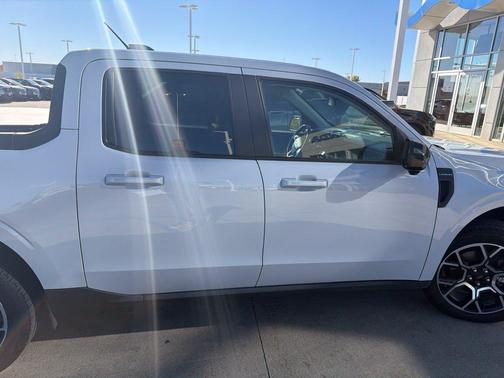 Space White Metallic 2025 Ford Maverick Lariat