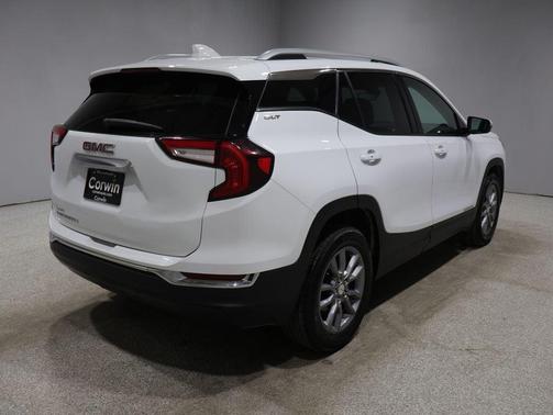 Summit White 2024 GMC Terrain SLT