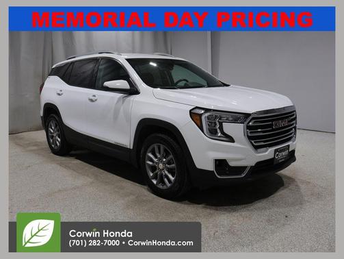 Summit White 2024 GMC Terrain SLT