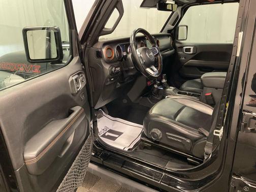 Black 2020 Jeep Gladiator Mojave