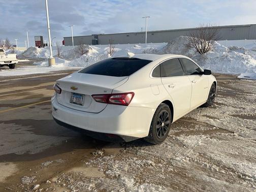 2021 Chevrolet Malibu FWD LT