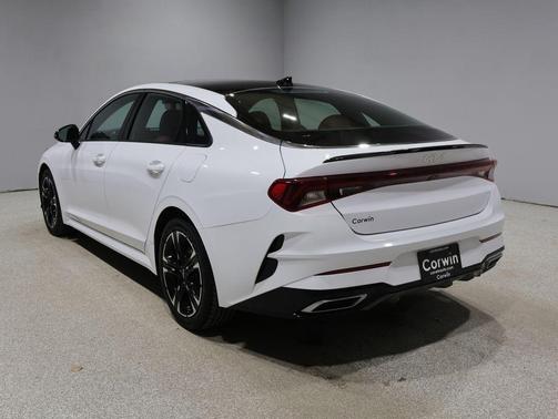 Glacial White Pearl 2022 Kia K5 GT-Line