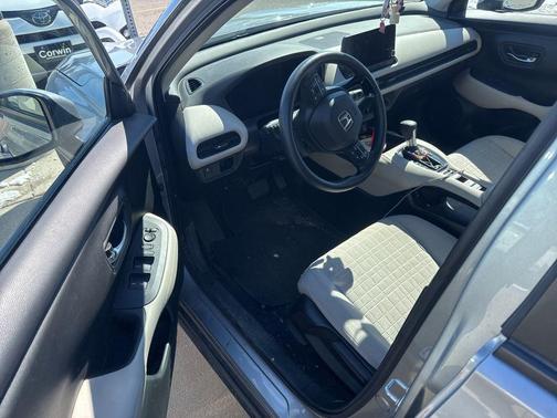 Lunar Silver 2024 Honda HR-V LX