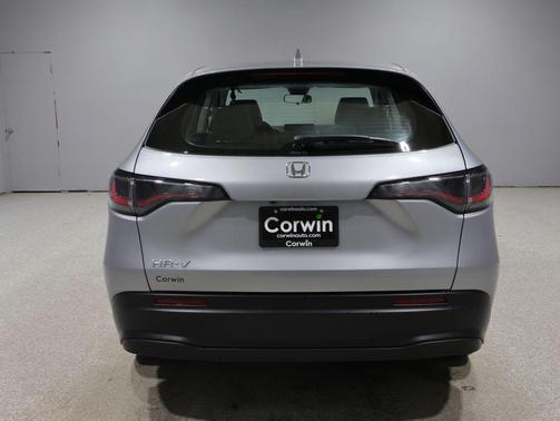 Lunar Silver 2024 Honda HR-V LX