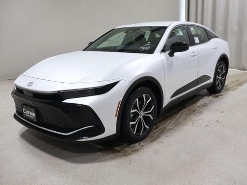 Oxygen White 2026 Toyota Crown XLE
