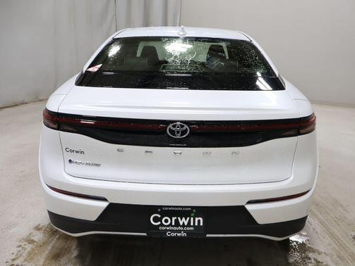 Oxygen White 2026 Toyota Crown XLE