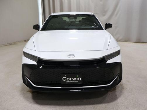 Oxygen White 2026 Toyota Crown XLE