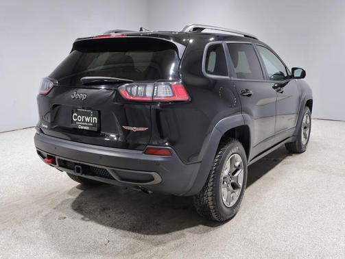 Diamond Black Crystal Pearl 2019 Jeep Cherokee Trailhawk Elite