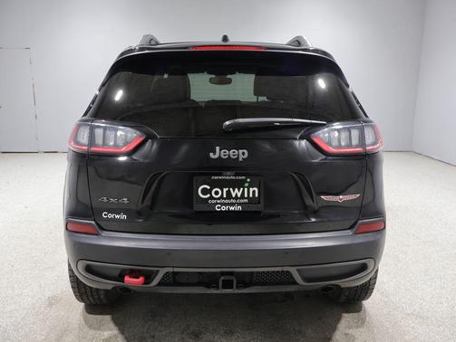 Diamond Black Crystal Pearl 2019 Jeep Cherokee Trailhawk Elite