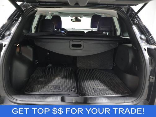 Diamond Black Crystal Pearl 2019 Jeep Cherokee Trailhawk Elite