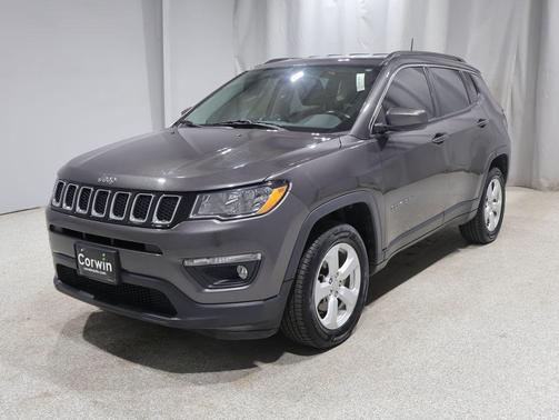 Granite Crystal Metallic Clearcoat 2018 Jeep Compass Latitude