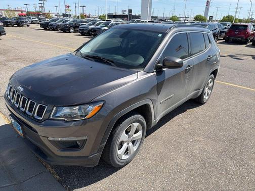 Granite Crystal Metallic Clearcoat 2018 Jeep Compass Latitude