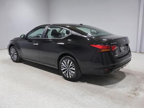 Super Black 2025 Nissan Altima SV AWD