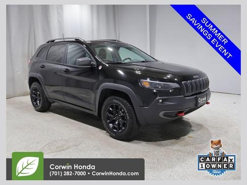 Diamond Black Crystal Pearlcoat 2020 Jeep Cherokee Trailhawk