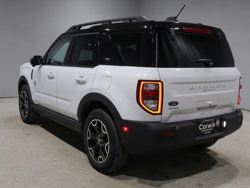 Oxford White 2025 Ford Bronco Sport Outer Banks
