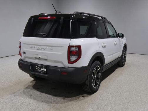 Oxford White 2025 Ford Bronco Sport Outer Banks
