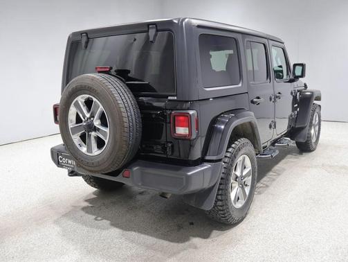 Black Clearcoat 2023 Jeep Wrangler 4-Door Sahara 4x4