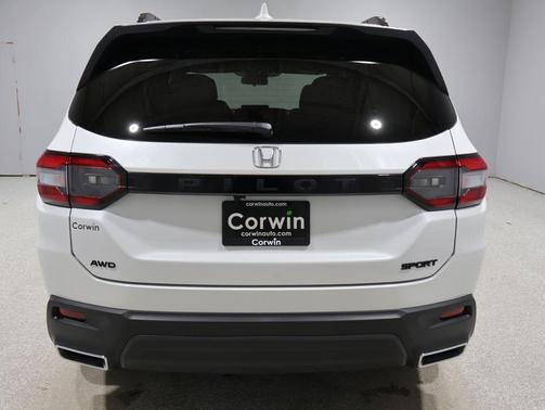 Platinum White Pearl 2023 Honda Pilot AWD Sport