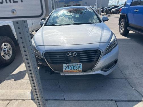 Ion Silver 2017 Hyundai SONATA Hybrid Limited