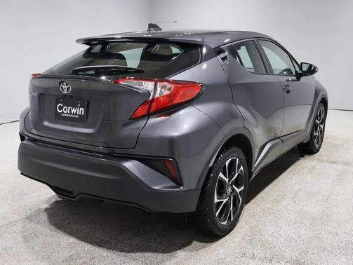 2022 Toyota C-HR XLE