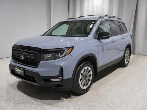 Platinum White Pearl 2024 Honda Passport AWD TrailSport