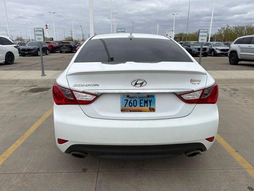Pearl White 2014 Hyundai SONATA SE