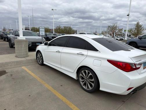Pearl White 2014 Hyundai SONATA SE