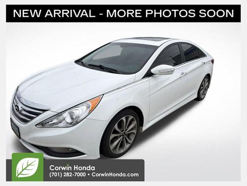 Pearl White 2014 Hyundai SONATA SE