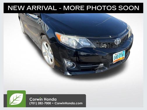 Attitude Black 2013 Toyota Camry SE