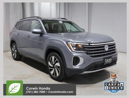 Platinum Gray Metallic 2025 Volkswagen Atlas 2.0T SE w/Technology 4MOTION
