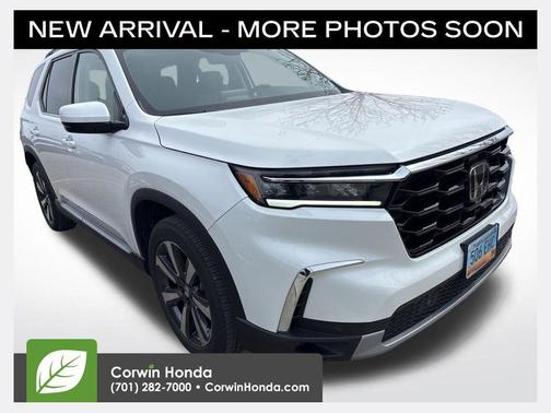 Platinum White Pearl 2025 Honda Pilot Touring 8-Passenger