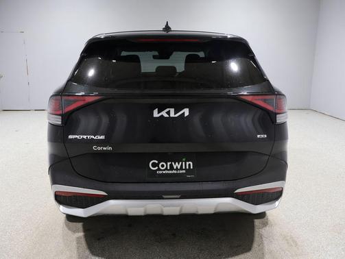 Fusion Black 2025 Kia Sportage LX