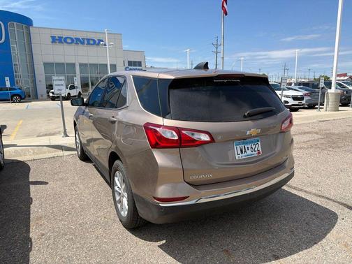 Sandy Ridge Metallic 2018 Chevrolet Equinox LT