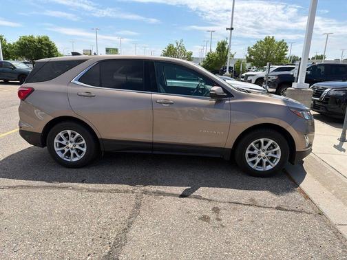Sandy Ridge Metallic 2018 Chevrolet Equinox LT