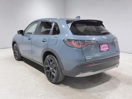 Nordic Forest Pearl 2024 Honda HR-V AWD Sport