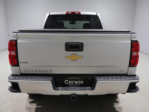 Silver Ice Metallic 2018 Chevrolet Silverado 1500 2LT