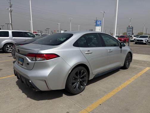 Classic Silver Metallic 2025 Toyota Corolla SE