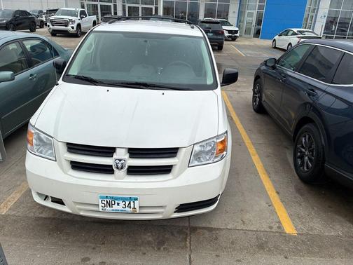 Stone White 2010 Dodge Grand Caravan SE