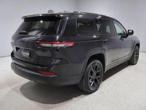 Diamond Black Crystal Pearlcoat 2024 Jeep Grand Cherokee L Altitude