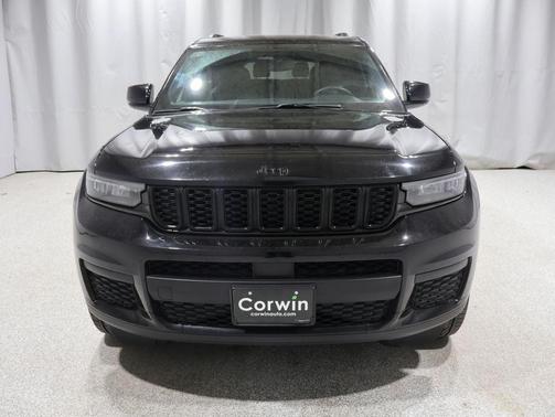 Diamond Black Crystal Pearlcoat 2024 Jeep Grand Cherokee L Altitude