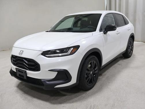 Platinum White Pearl 2026 Honda HR-V AWD Sport