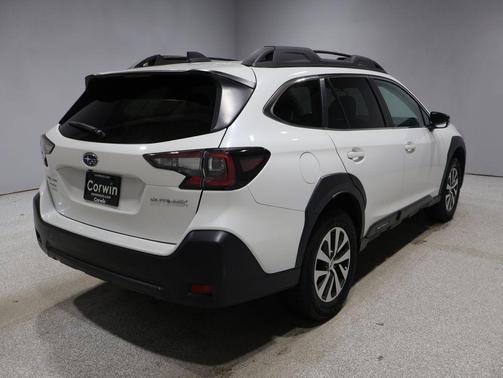 Crystal White Pearl 2023 Subaru Outback Premium
