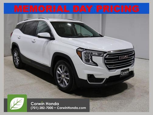 Summit White 2024 GMC Terrain SLT