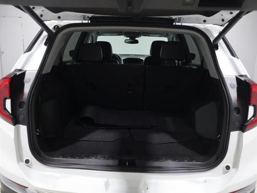 Summit White 2024 GMC Terrain SLT