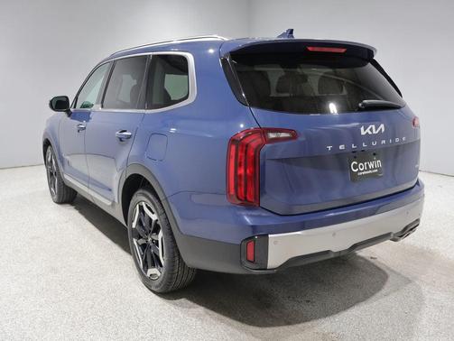 Midnight Lake Blue 2025 Kia Telluride S