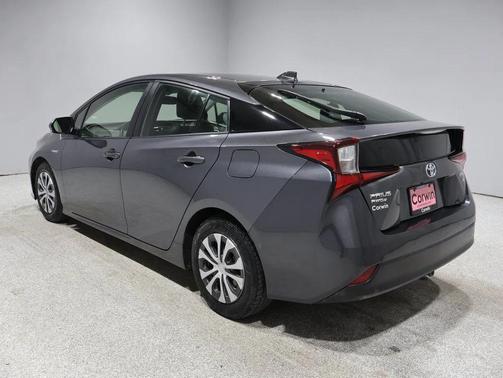2022 Toyota Prius XLE
