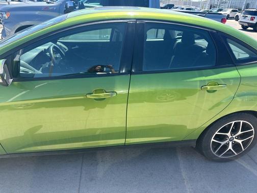 OUTRAGEOUS GREEN METALLIC 2018 Ford Focus SEL